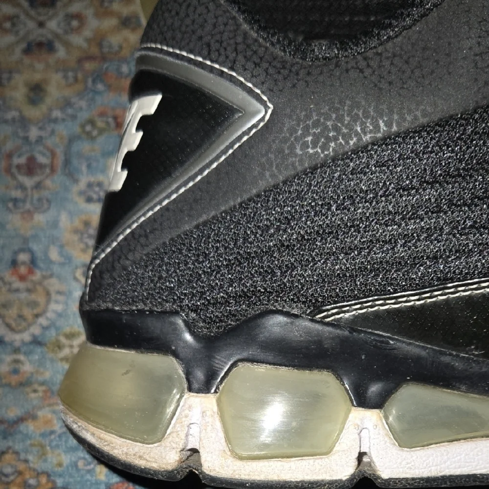 Air Max Nike Black and Cream Men's Sneakers